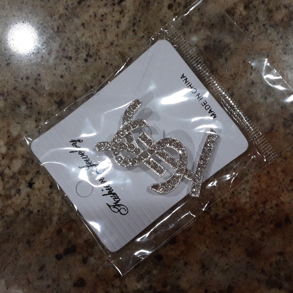 Fashion Pins & Brooches - Picture 9 of 10